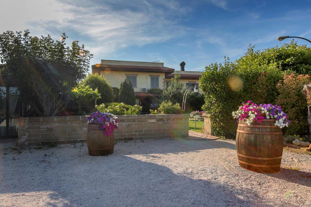 Agriturismo Torre Flavia 라디스폴리 외부 사진